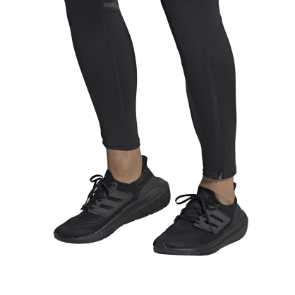 Chaussure Adidas Ultraboost Light – Légèreté, Énergie & Confort Révolutionnaire