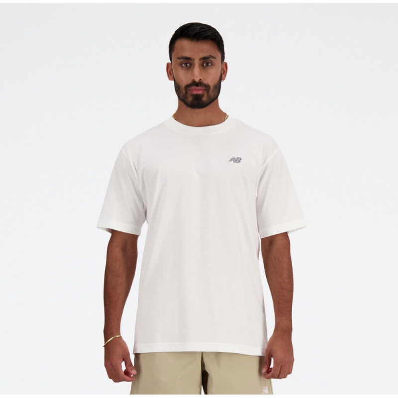 New Balance Sport Essentials T-Shirt aus Baumwolle mit Grafikdruck – MT41509 WT