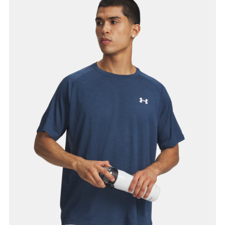 UA Tech™ Textured Men 1382796 | Lightweight, Fast-Drying & 90% Recycled