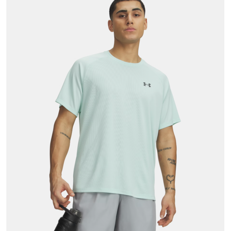 UA Tech™ Textured Men 1382796 | Lightweight, Fast-Drying & 90% Recycled