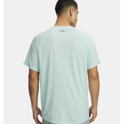 UA Tech™ Textured Men 1382796 | Lightweight, Fast-Drying & 90% Recycled